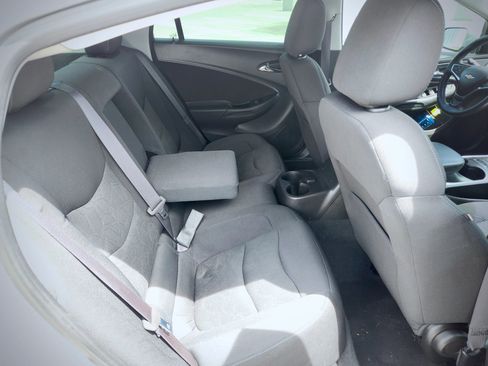 Used 2017 Chevrolet Volt LT FWD image 28