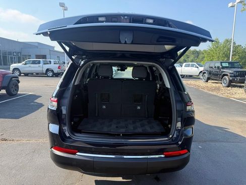 Used 2023 Jeep Grand Cherokee L Limited w/ Luxury Tech Group II AWD/4WD image 47