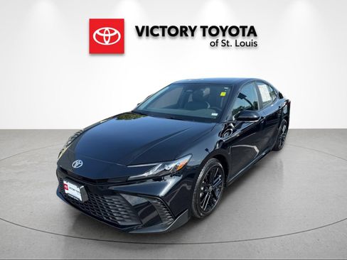 Used 2026 Toyota Camry SE FWD image 7