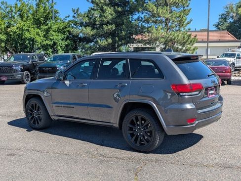 Used 2018 Jeep Grand Cherokee Altitude AWD/4WD image 8
