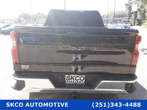 Used 2020 Chevrolet Silverado 1500 LT w/ Convenience Package image 4