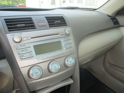 Used 2007 Toyota Camry LE FWD image 37