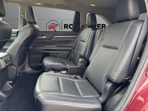 Certified 2018 Toyota Highlander Limited w/ Carpet Mat Package (TMS) AWD/4WD image 18