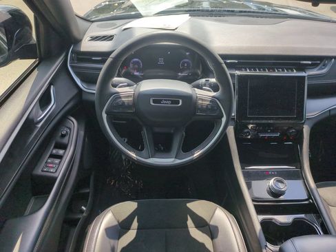 Used 2023 Jeep Grand Cherokee L Laredo RWD image 18