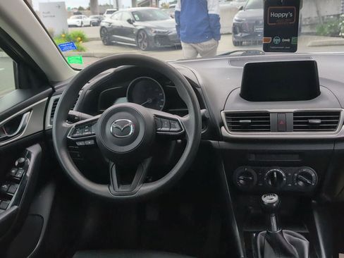 Used 2018 MAZDA MAZDA3 Sport image 10