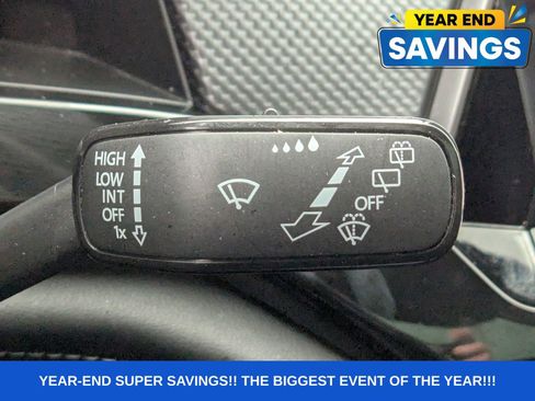 Used 2025 Volkswagen Atlas Cross Sport SEL Premium R-Line image 38