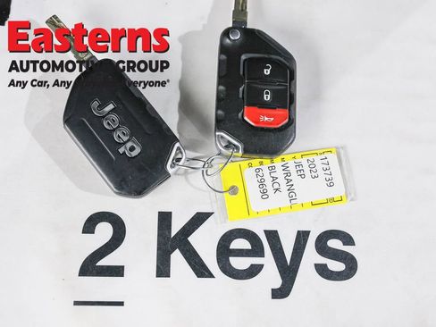 Used 2023 Jeep Wrangler Unlimited w/ Sun & Screen Package AWD/4WD image 25