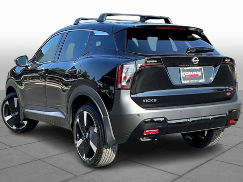 New 2026 Nissan Kicks SR image 12