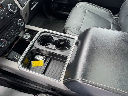 Used 2017 Ford F250 Lariat w/ Lariat Ultimate Package AWD/4WD image 22