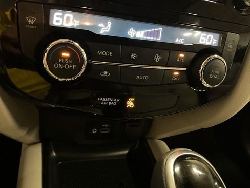 Used 2020 Nissan Rogue Sport SV AWD/4WD image 25