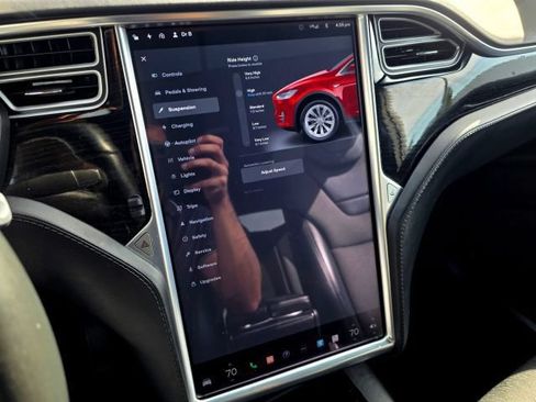 Used 2017 Tesla Model X 75D AWD/4WD image 44