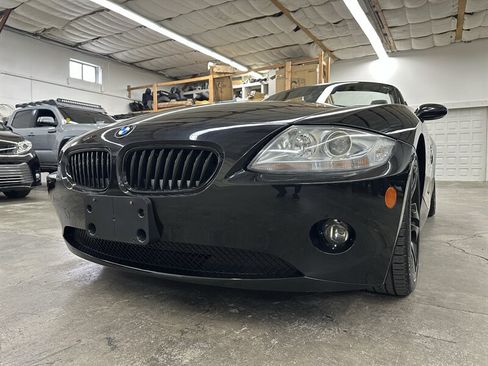 Used 2005 BMW Z4 3.0i RWD image 36