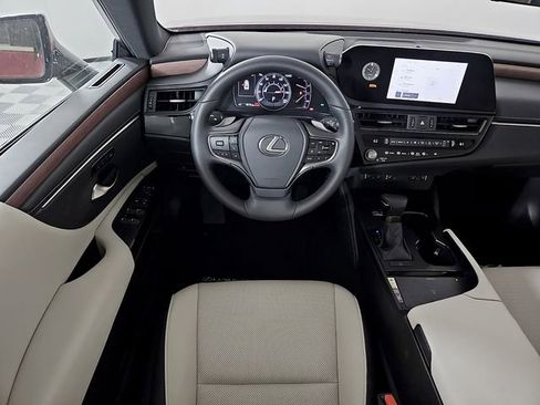 Used 2025 Lexus ES 350 w/ Premium Package FWD image 13