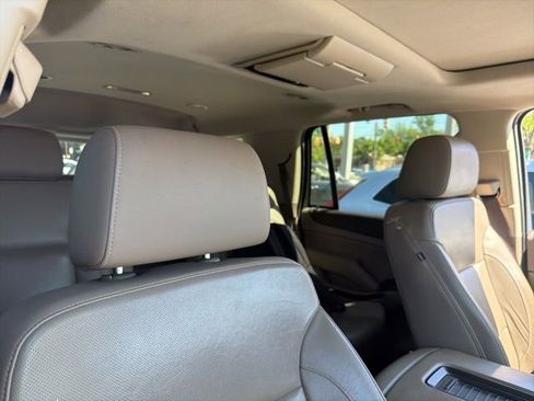 Used 2017 GMC Yukon SLT w/ Open Road Package RWD image 16