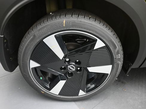 New 2026 Nissan Kicks SR w/ SR Premium Package image 27