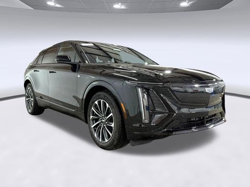 New 2026 Cadillac Lyriq Sport AWD/4WD image 20