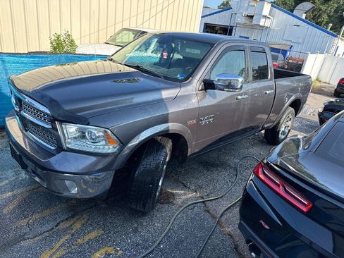 Used 2016 RAM 1500 Laramie AWD/4WD image 2