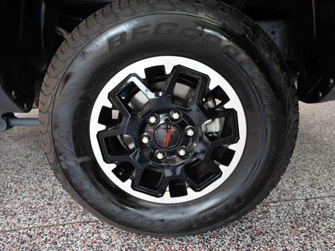 Used 2024 Toyota Tacoma TRD Off-Road AWD/4WD image 28
