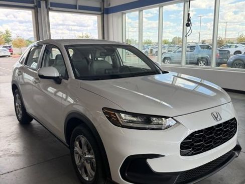 Used 2025 Honda HR-V LX image 1