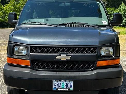 Used 2015 Chevrolet Express 2500 RWD image 3