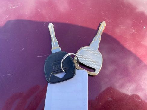 Used 2001 Saturn S-Series SL2 image 43