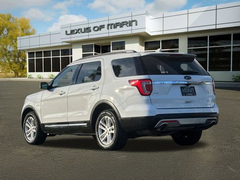 Used 2016 Ford Explorer XLT w/ Equipment Group 201A image 3