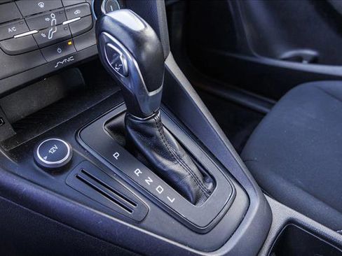 Used 2016 Ford Focus SE image 21