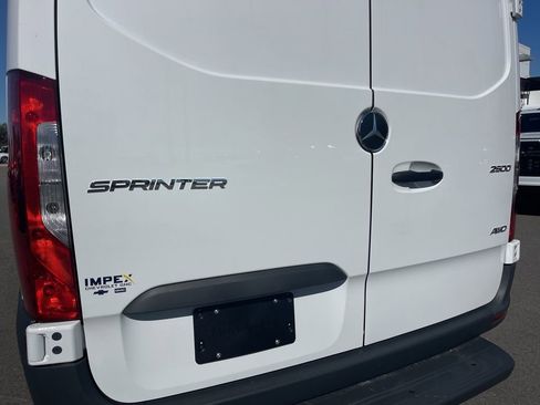Used 2025 Mercedes-Benz Sprinter 2500 image 23