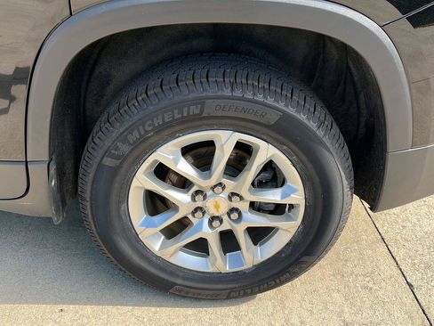 Used 2020 Chevrolet Traverse LT w/ Driver Confidence II Package AWD/4WD image 31