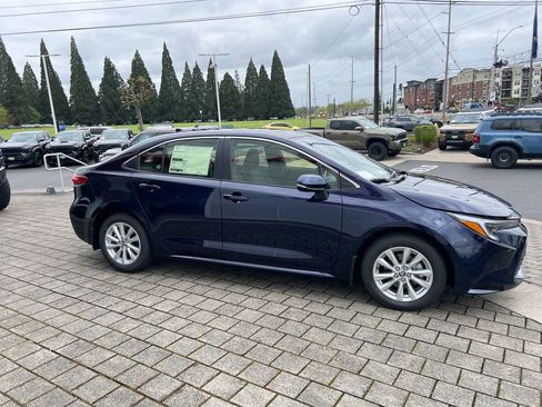 New 2026 Toyota Corolla XLE FWD image 6