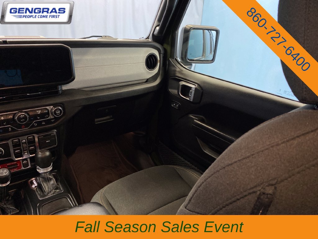 Used 2024 Jeep Wrangler Unlimited AWD/4WD image 28
