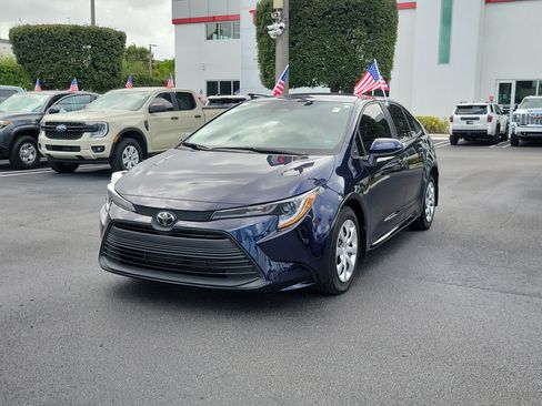 Used 2024 Toyota Corolla LE FWD image 5