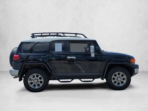 Used 2012 Toyota FJ Cruiser 4WD w/ Upgrade Pkg image 4