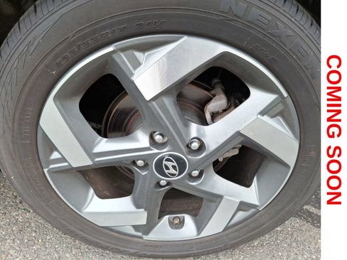 Used 2022 Hyundai Venue Limited FWD image 9