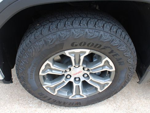 Used 2026 GMC Sierra 1500 SLE RWD image 16