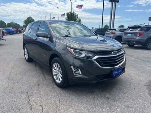 Used 2021 Chevrolet Equinox LT FWD image 2