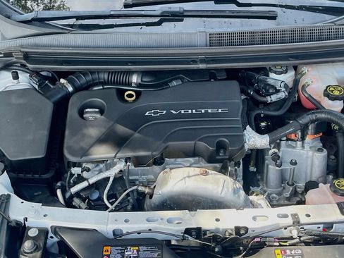 Used 2018 Chevrolet Volt Premier w/ Driver Confidence Package FWD image 30