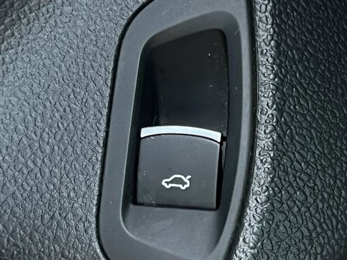 Used 2014 Volkswagen Passat TDI SE FWD image 44