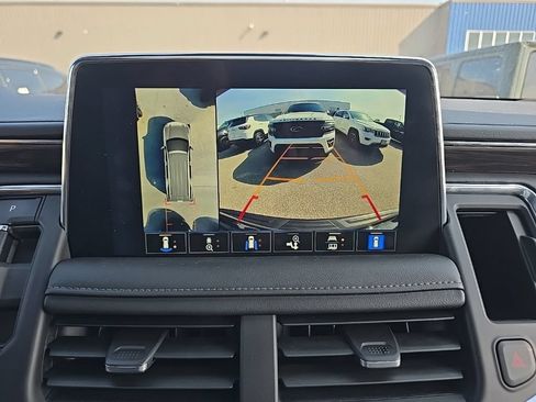 Used 2023 Chevrolet Tahoe Z71 w/ Luxury Package AWD/4WD image 33