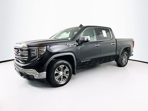 Used 2025 GMC Sierra 1500 SLT RWD image 3