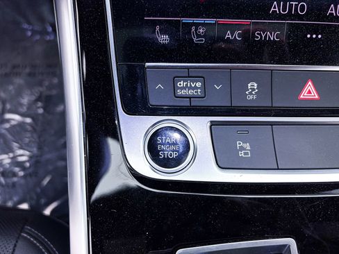Used 2021 Audi Q8 Premium Plus w/ Premium Plus Package AWD/4WD image 28