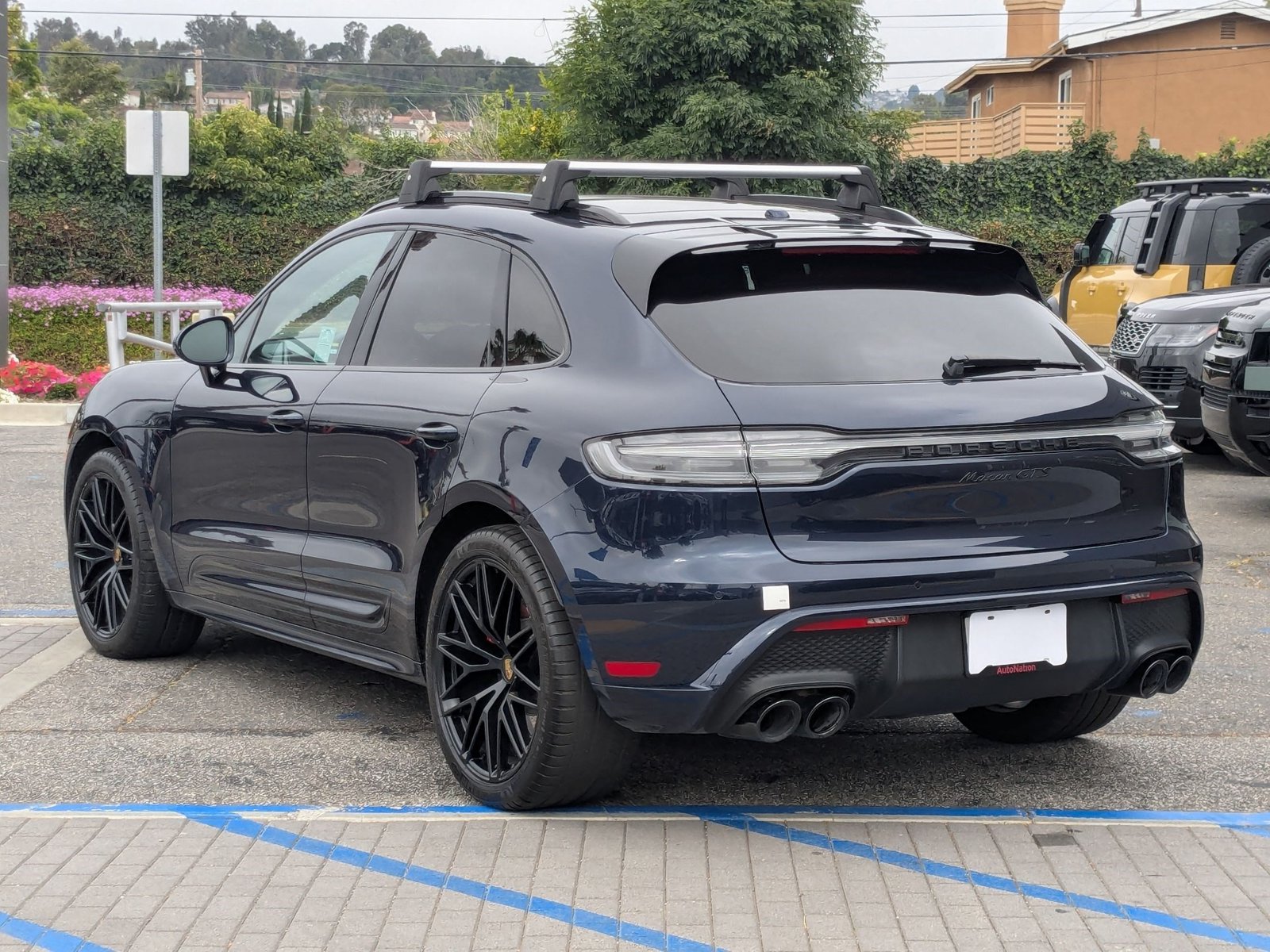 Used 2022 Porsche Macan GTS AWD/4WD image 8