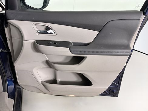 Used 2015 Honda Odyssey EX-L image 34