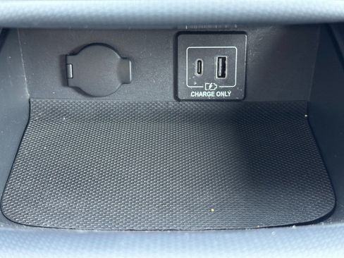 Used 2020 Nissan Pathfinder SL AWD/4WD image 29
