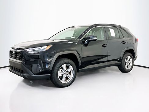 Used 2025 Toyota RAV4 XLE image 3