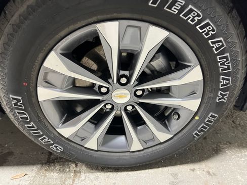 Used 2025 Chevrolet Equinox LT FWD image 44