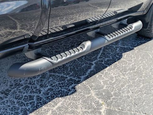 Used 2020 Chevrolet Silverado 1500 Custom w/ Custom Value Package image 13