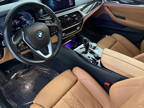 Used 2023 BMW 530e 530e w/ Premium Package image 4