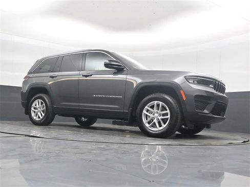 New 2025 Jeep Grand Cherokee Laredo X w/ Luxury Tech Group I image 38