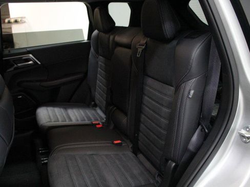 New 2025 Mitsubishi Outlander SE image 25